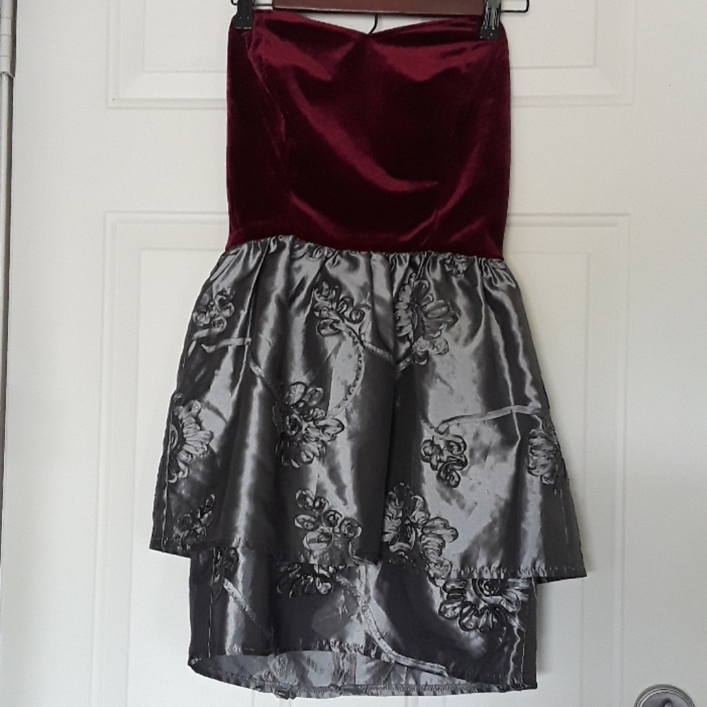Seasonal dress